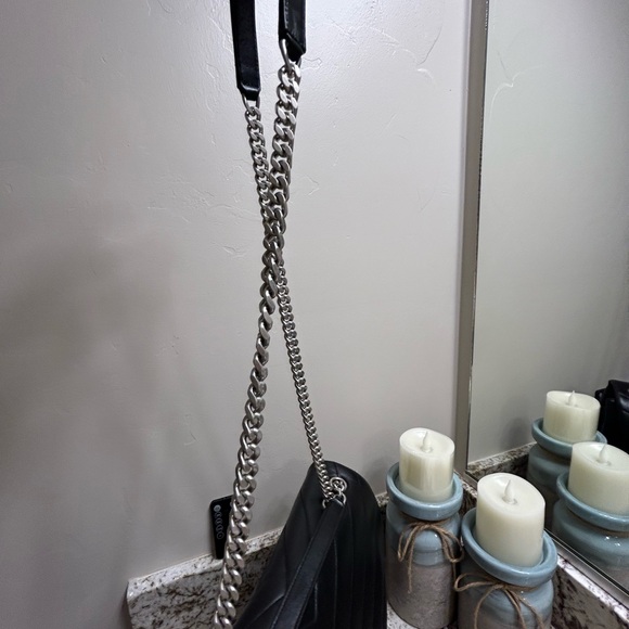 Yves Saint Laurent Black Quilted Lou Large Leather Chain And Leather StrappedBag - Picture 16 of 16